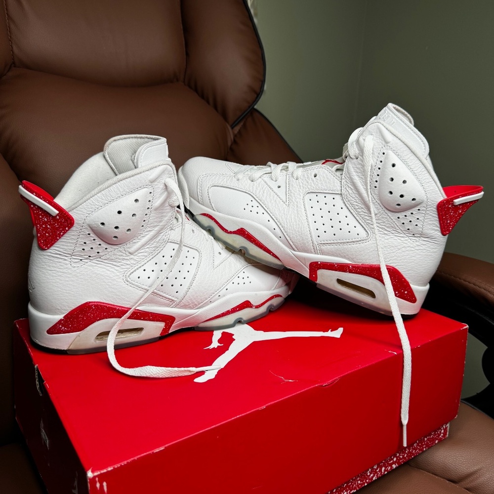 Air Jordan 6 White & Red Retro Oreo